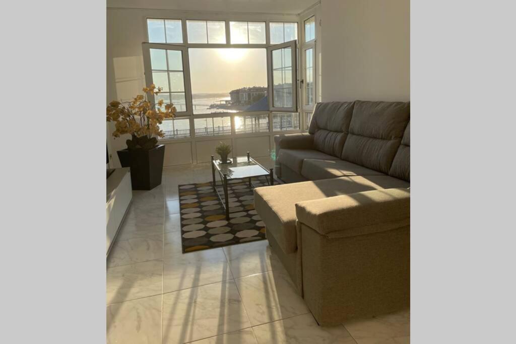 Apartamento Plaza Del Parque Villanueva De Arosa Exteriör bild